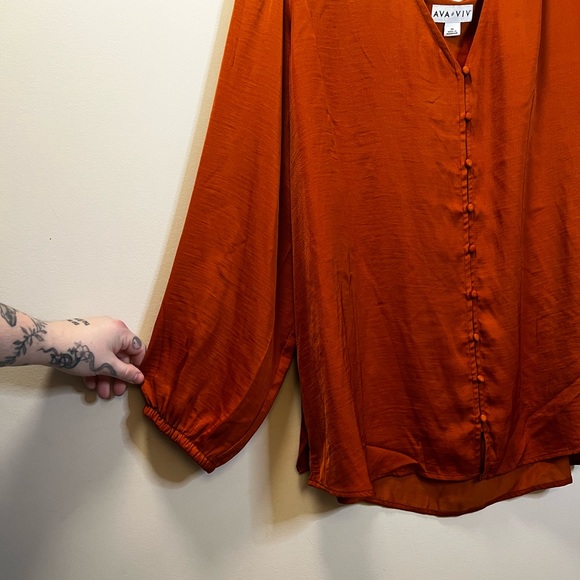 Ava and Viv Silk Button Down Blouse - Picture 3 of 5